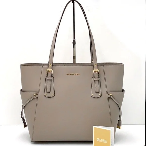 Michael kors voyager pearl grey hot sale